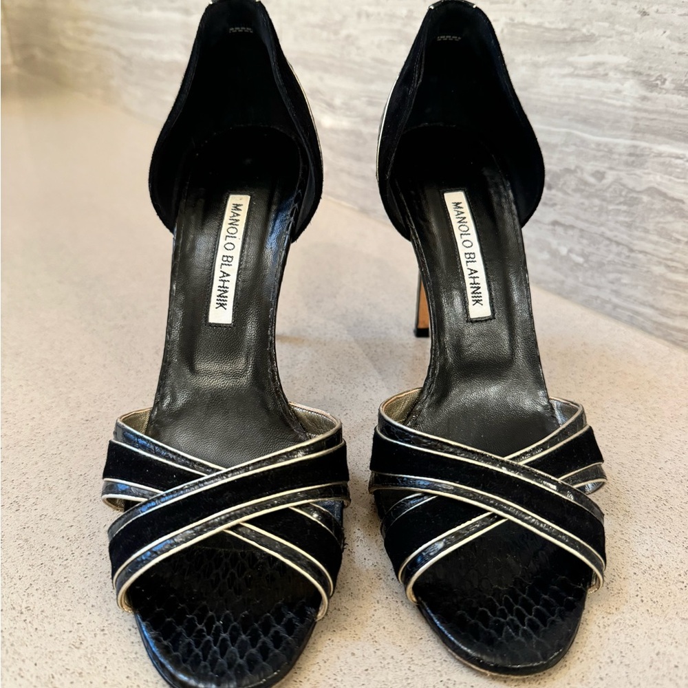 Manolo Blahnik 8.5 US
